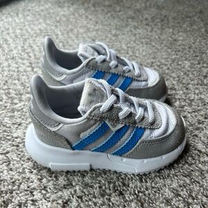 adidas Toddler sneaker - size 5K